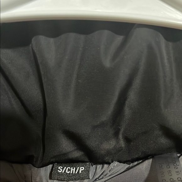 Guess winter jacket - Picture 8 of 9